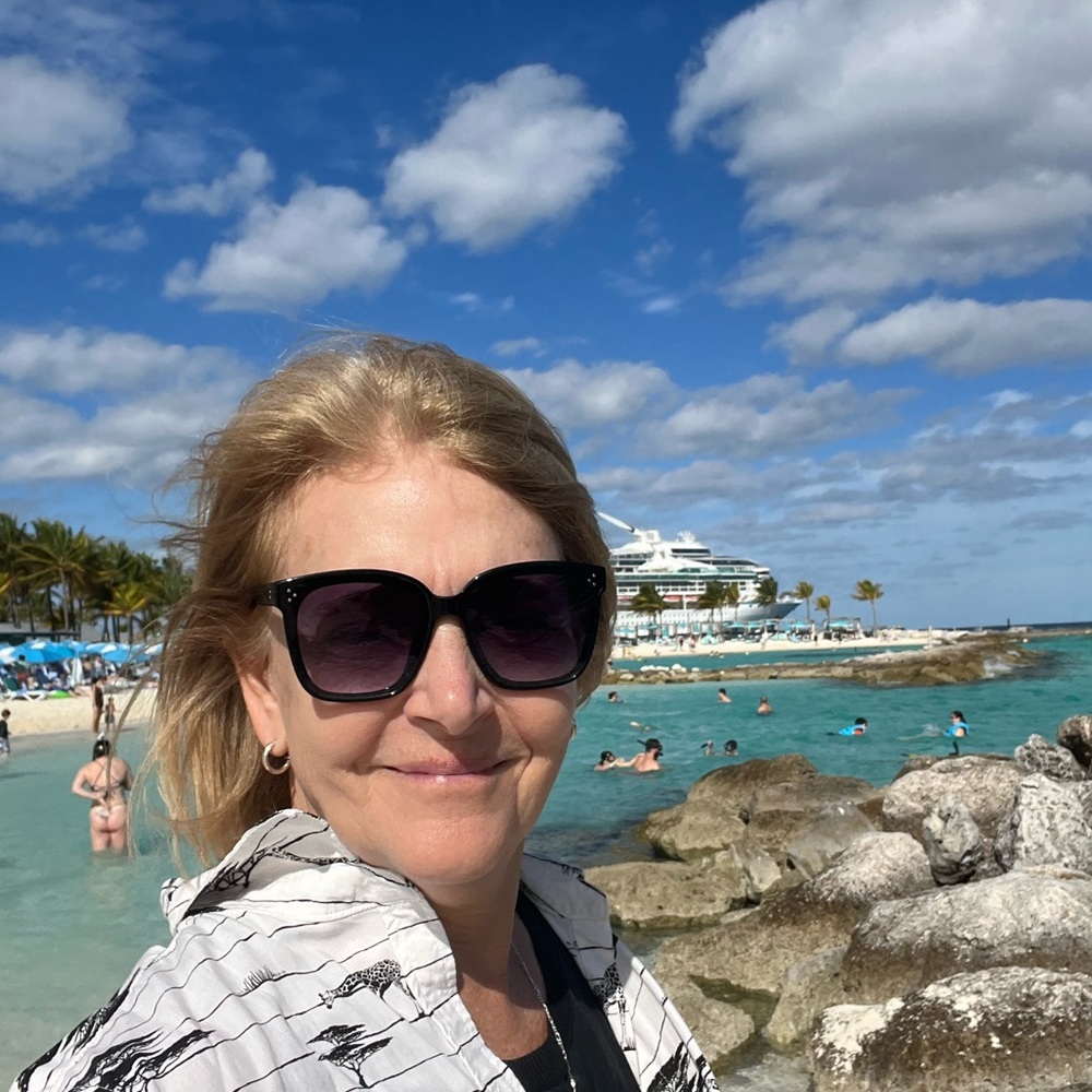 Meet your Posher, Helen